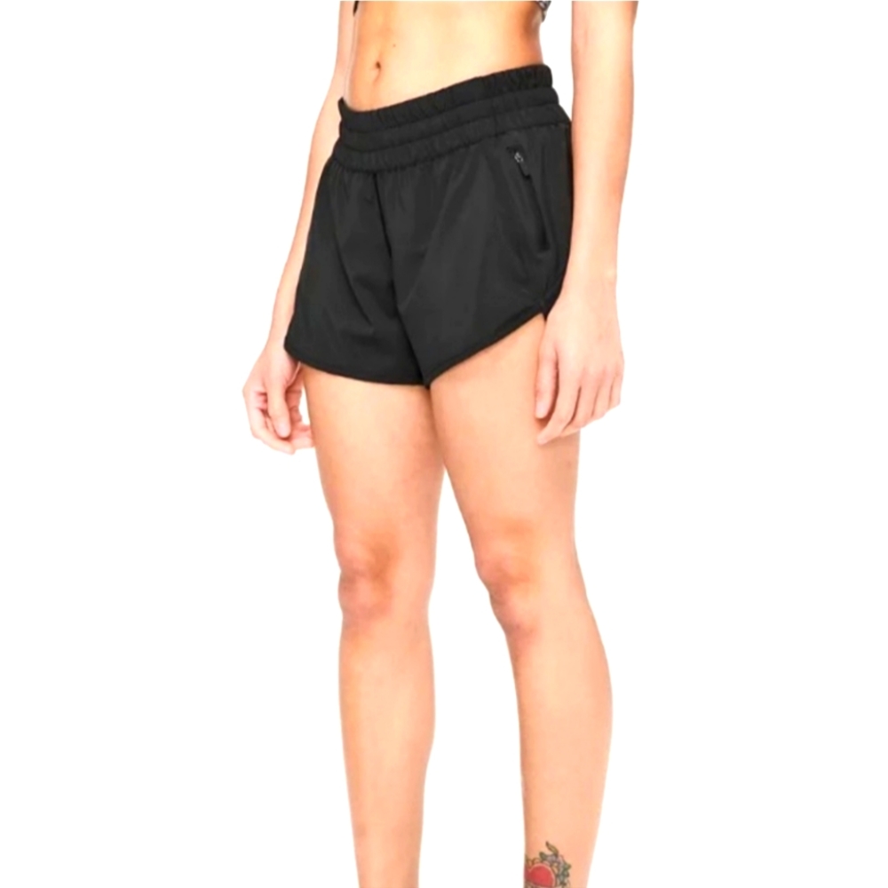 Lululemon Tracker Short Size:6